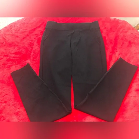 🌼🌼🌼🌼Black heavy leggings by Liverpool🌼🌼Size 8/29. Like new🌼🌼 - Picture 2 of 8